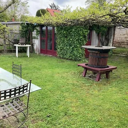 La Maison Du Donjon - Gites De 8 Personnes, Parking Prive Avec Jardin Terrasse Loches Exterior photo