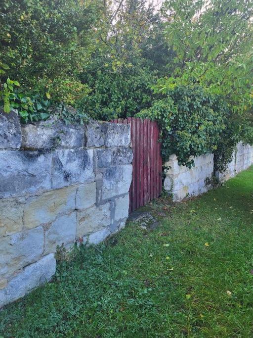 La Maison Du Donjon - De 8 Personnes, Parking Prive Avec Jardin Terrasse Loches