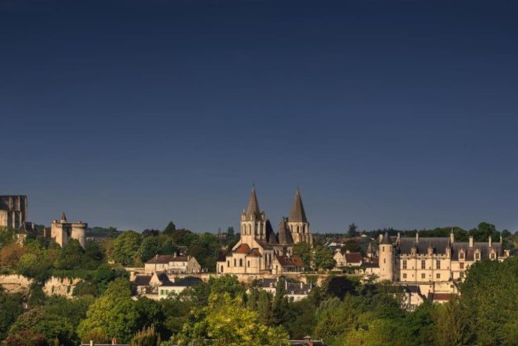 Holiday home La Maison Du Donjon - De 8 Personnes, Parking Prive Avec Jardin Terrasse