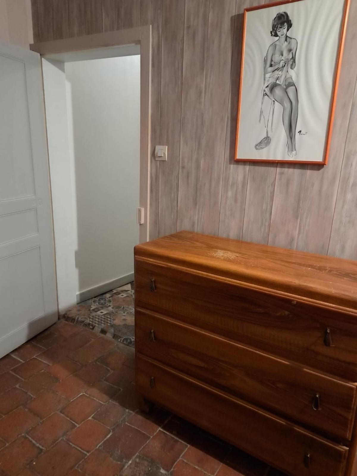 La Maison Du Donjon - De 8 Personnes, Parking Prive Avec Jardin Terrasse