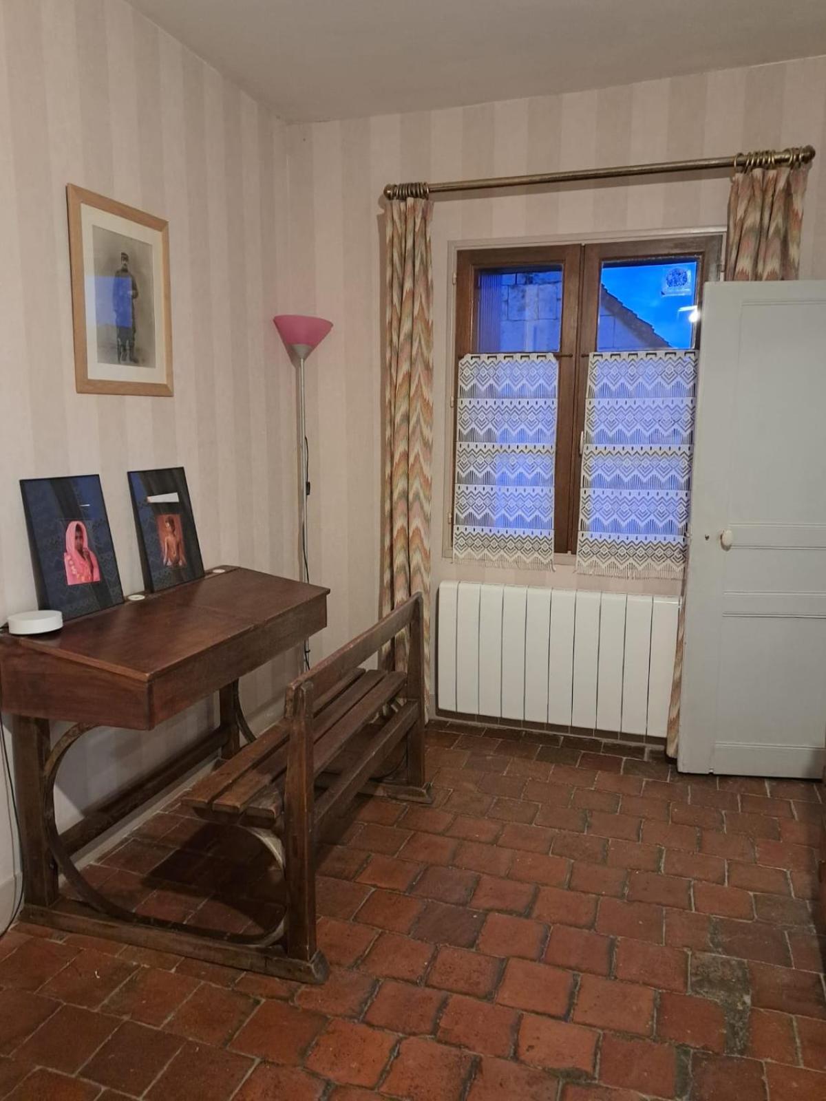 La Maison Du Donjon - De 8 Personnes, Parking Prive Avec Jardin Terrasse * Loches