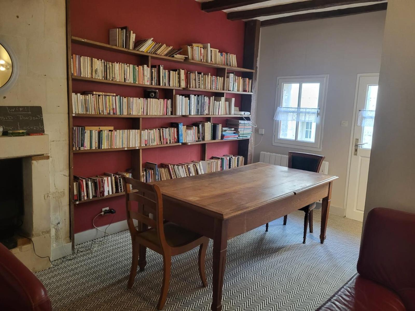 La Maison Du Donjon - De 8 Personnes, Parking Prive Avec Jardin Terrasse *