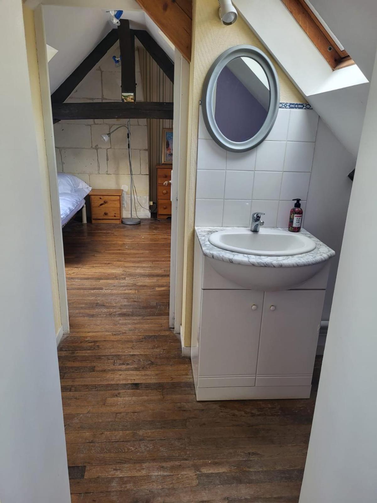 Holiday home La Maison Du Donjon - De 8 Personnes, Parking Prive Avec Jardin Terrasse Loches