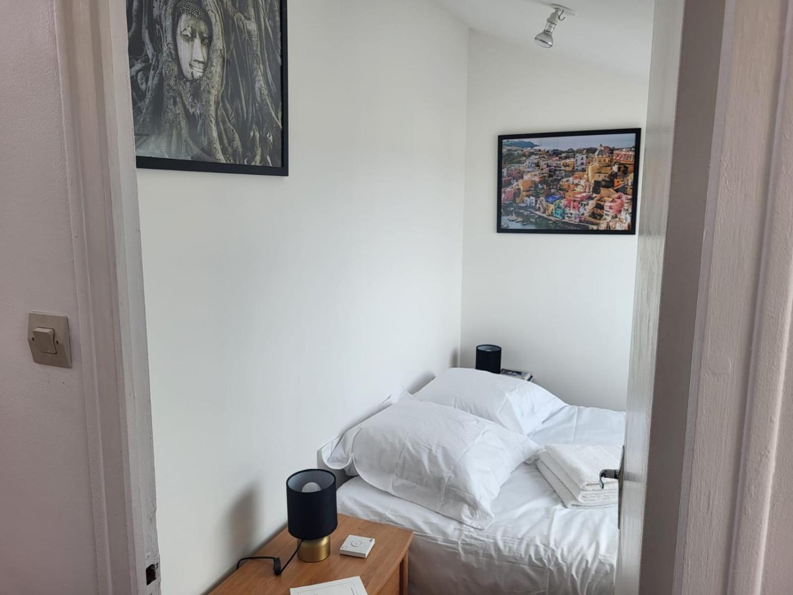La Maison Du Donjon - De 8 Personnes, Parking Prive Avec Jardin Terrasse * Loches