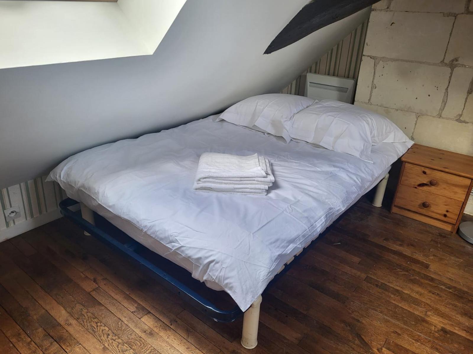 Holiday home La Maison Du Donjon - De 8 Personnes, Parking Prive Avec Jardin Terrasse