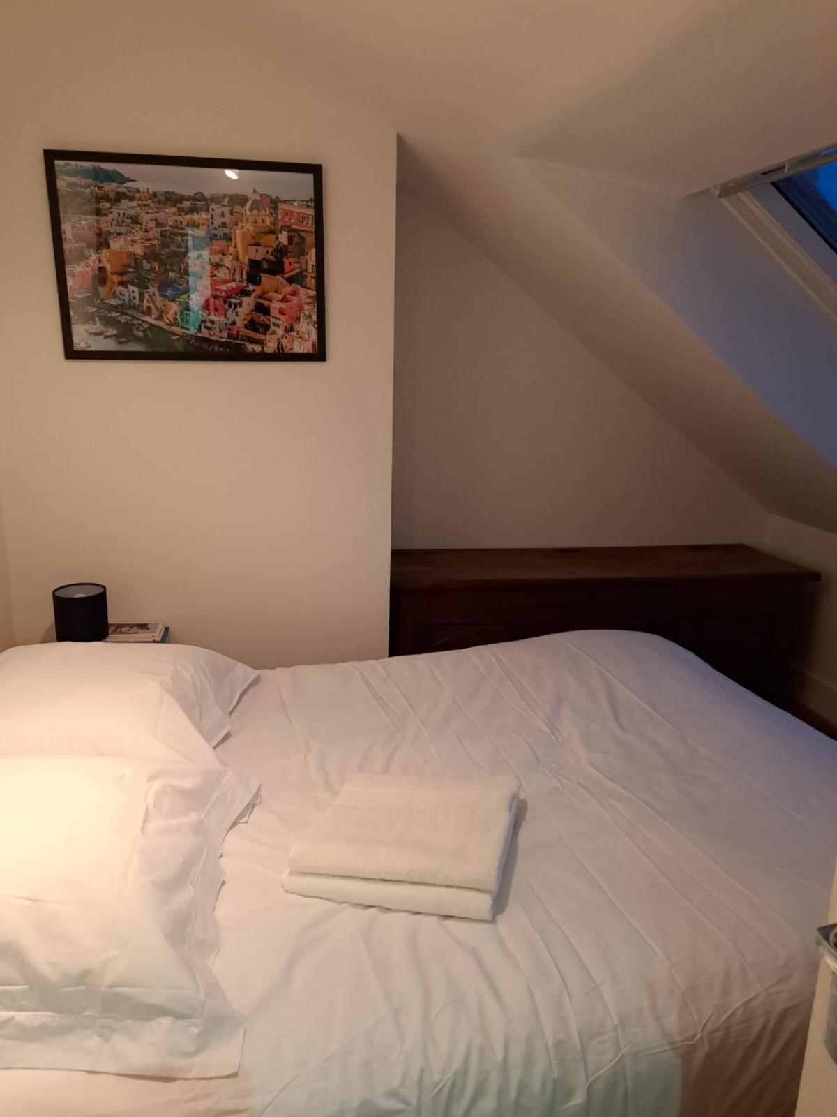 La Maison Du Donjon - De 8 Personnes, Parking Prive Avec Jardin Terrasse Holiday home