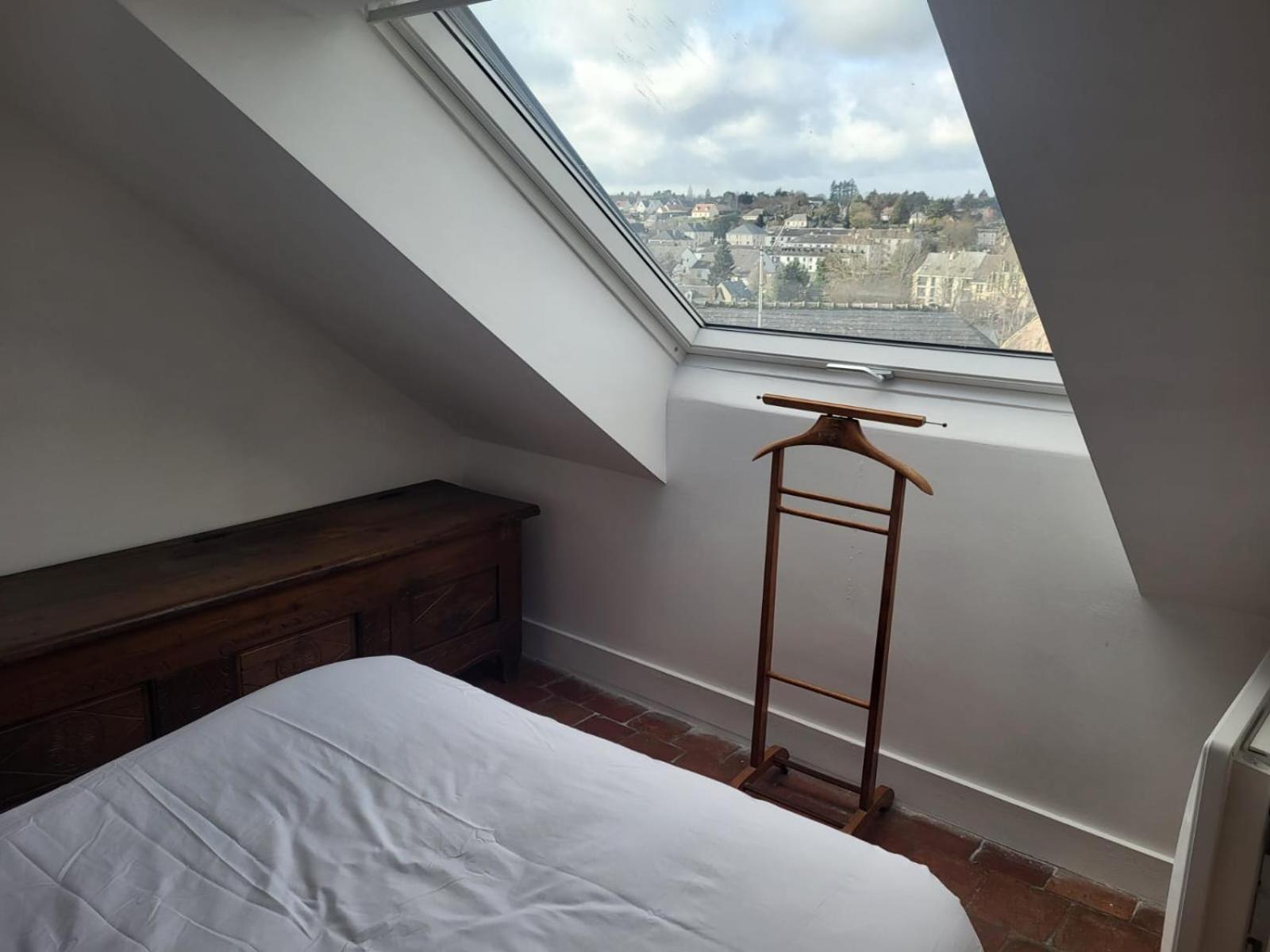 Holiday home La Maison Du Donjon - De 8 Personnes, Parking Prive Avec Jardin Terrasse Loches
