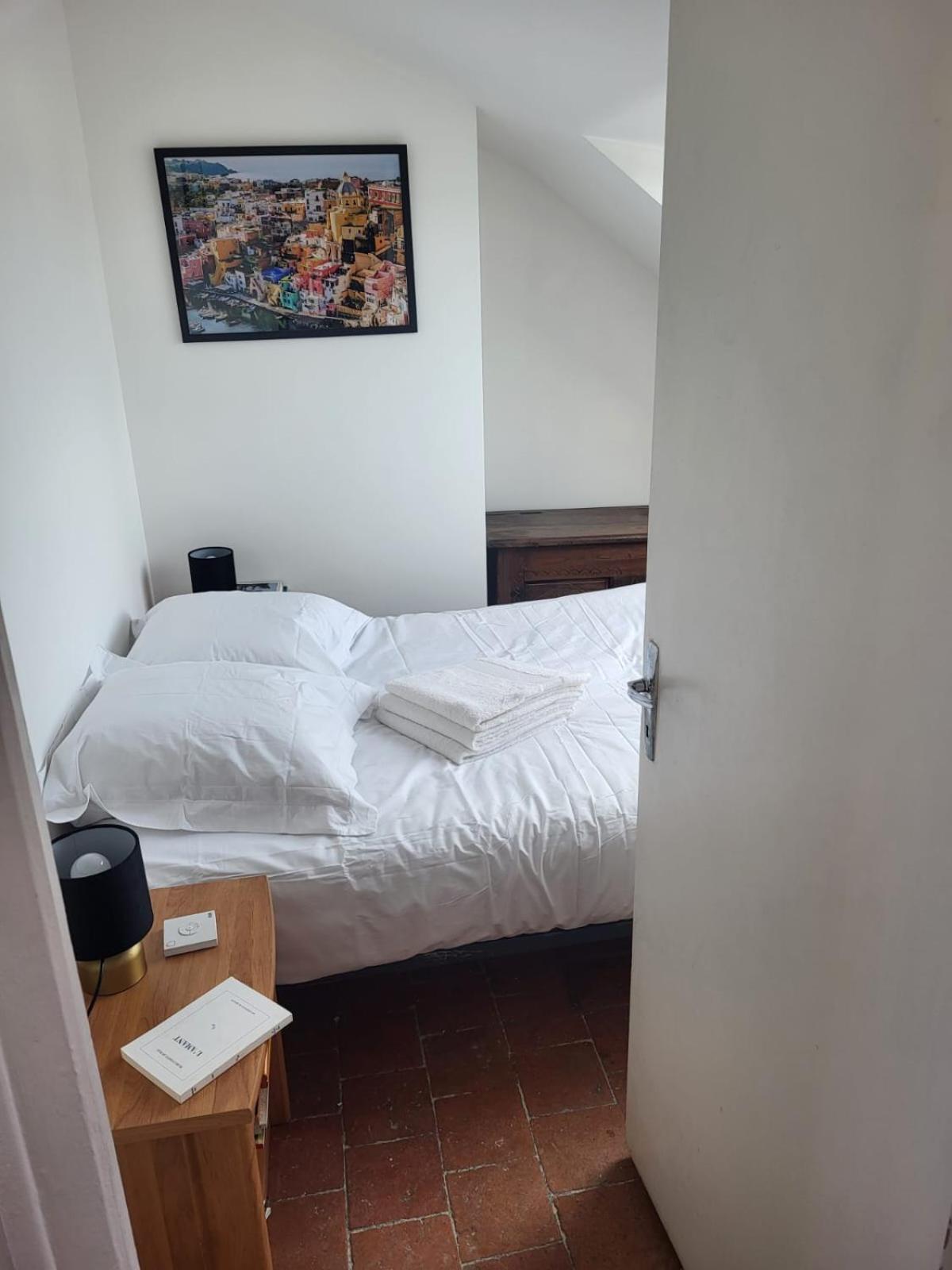 La Maison Du Donjon - De 8 Personnes, Parking Prive Avec Jardin Terrasse * Loches